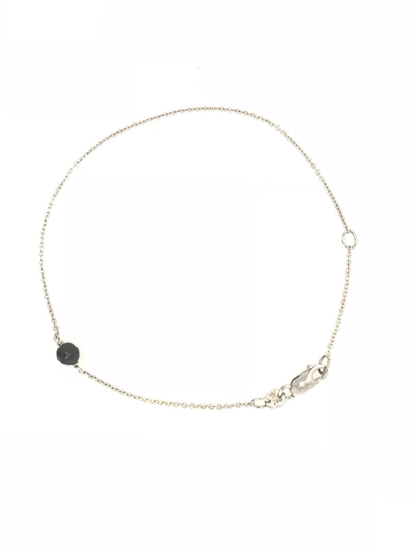 9CT WHITE GOLD BELCHER LINK BRACELET FEATURING BLACK AGATE BEAD