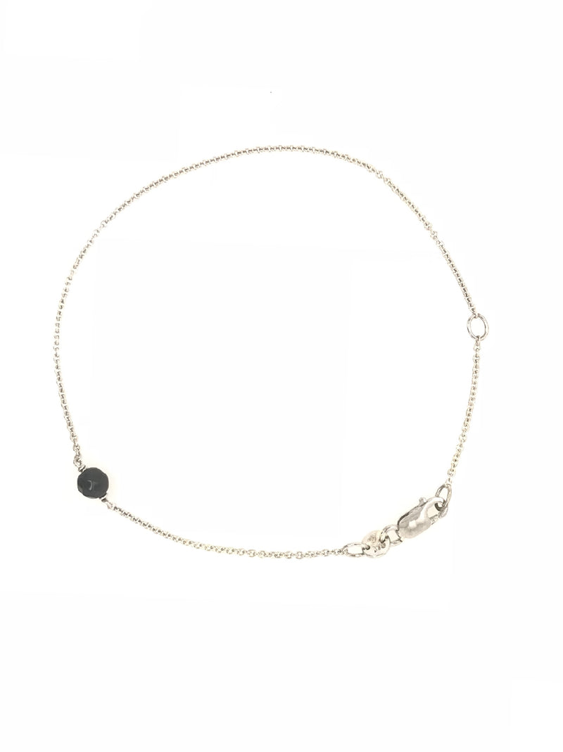 9CT WHITE GOLD BELCHER LINK BRACELET FEATURING BLACK AGATE BEAD