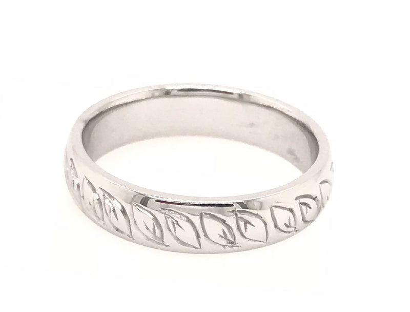 18CT WEDDING BAND WHITE GOLD HAND CRAFTED FEATURING HAND ENGRAVING ALL THE WAY AROUND 5.2MM WIDE